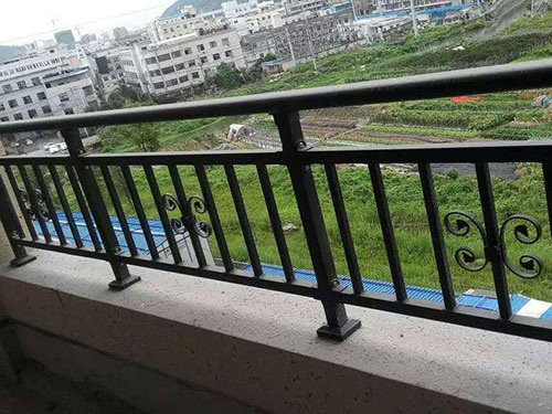 鋅鋼陽臺護(hù)欄 鋅鋼陽臺護(hù)欄